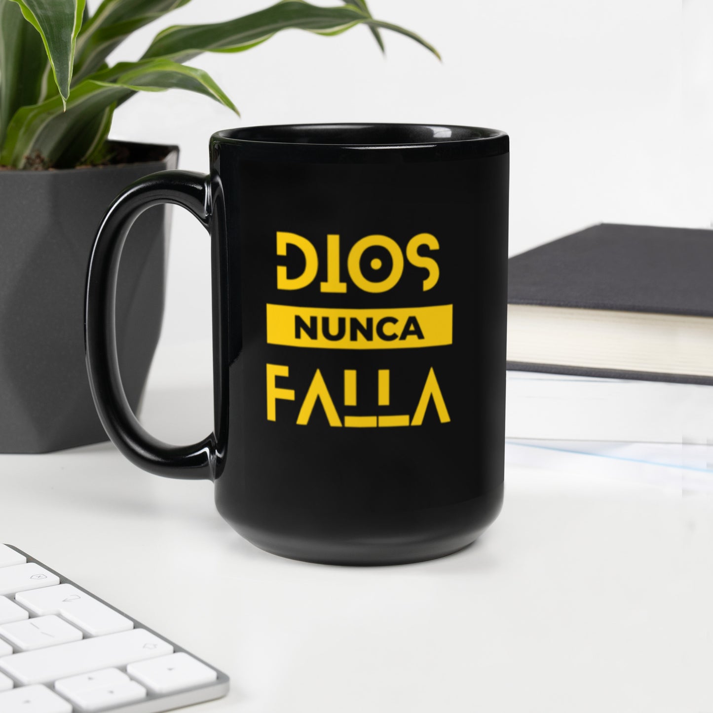 Dios Nunca Falla Mug